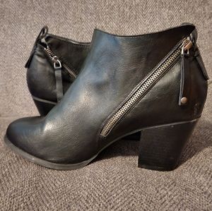 Faux Leather Double Zipper Booties
